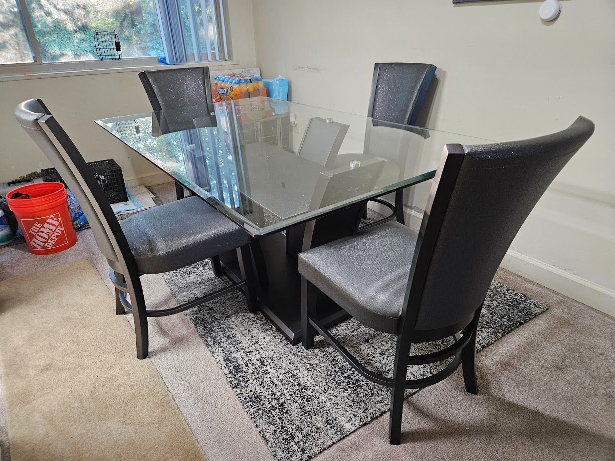 New stock 5pc glass modern dining table set special financing available