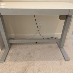 Electric Standing Desk – White Glass Top 
