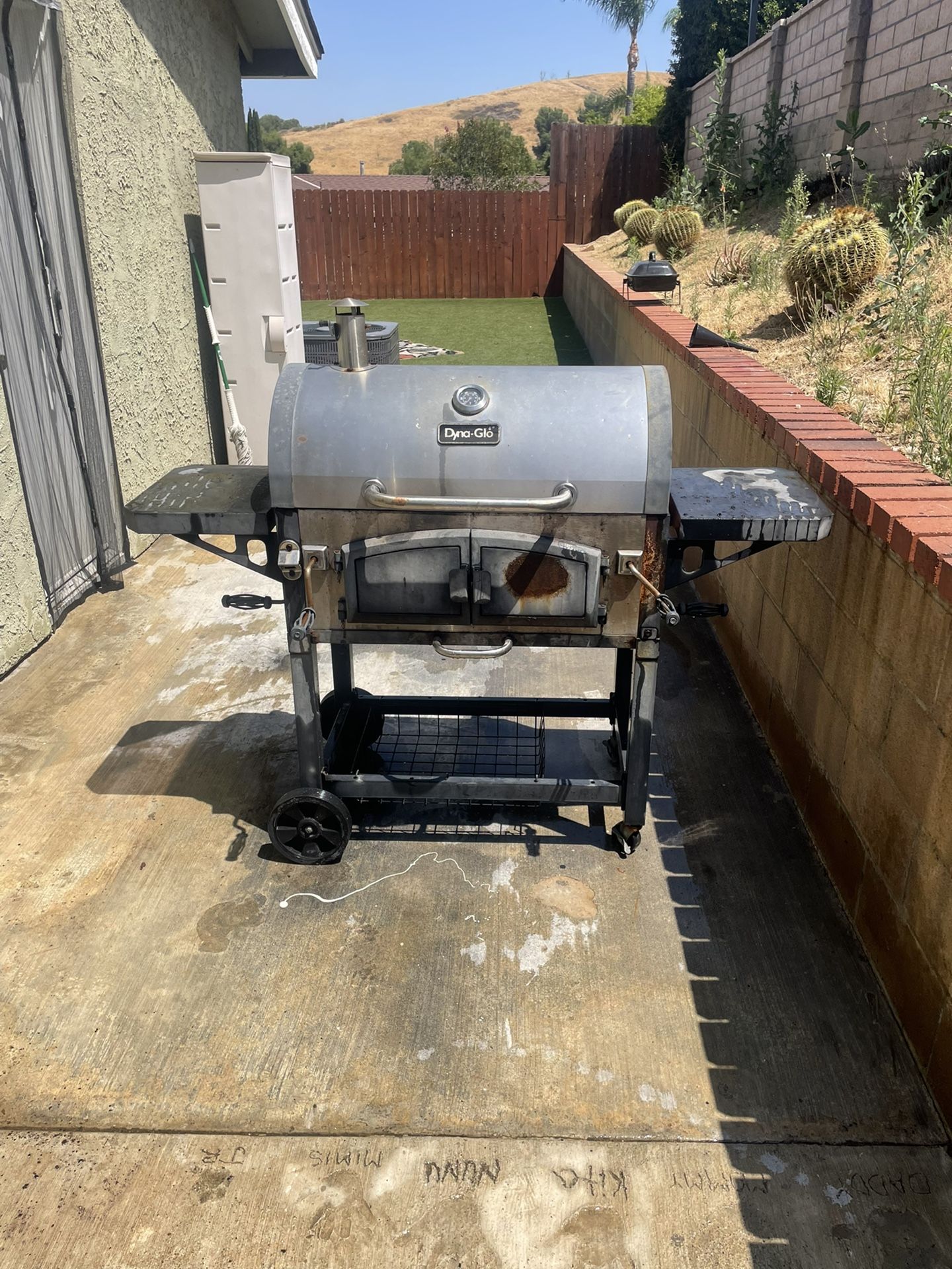 Charcoal BBQ grill