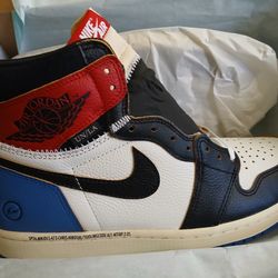 Jordan 1 High Union x Fragment Size 8.5
(Brand New)