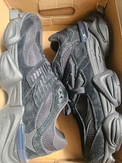 9060 New Balance Size 10 like new only Worn Once $120