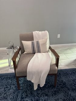 Accent chair