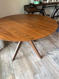 Round table