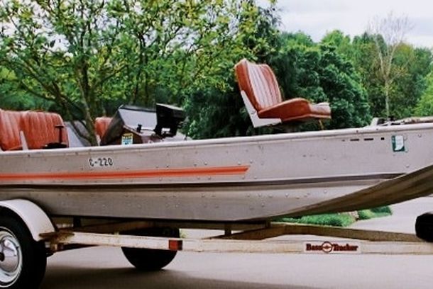 1980 Bass Tracker Aluminum Boat 40 HP Mercury