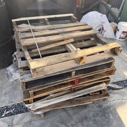 FREE Wood Pallet