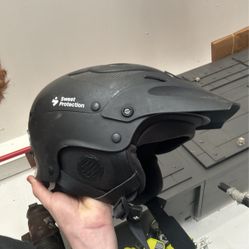 Rocker Helmet for water sports 