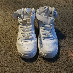 Nike Air Force One LV8 Offset Swoosh for Sale in Willow Street, PA - OfferUp