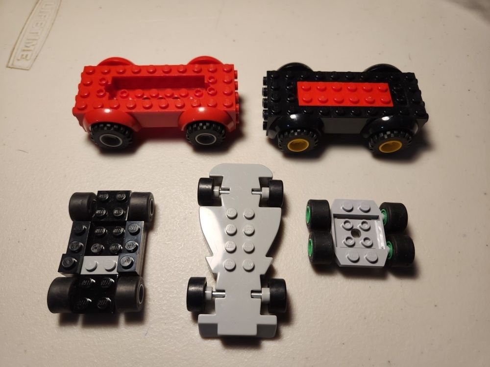 Lot Of 5 Lego Vehicle Bases With Wheels Car Frame