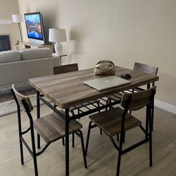 Wooden 4 Chair Dining Set. Like New