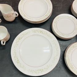 Four Crown China Vintage Claridge Pattern 317 Blue Floral 30 Piece set