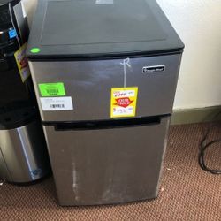 Magic Chef Refrigerator