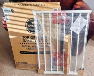 Wide Adjustable Pet Gate / Baby Gate - Fits Openings 24” - 40.5”