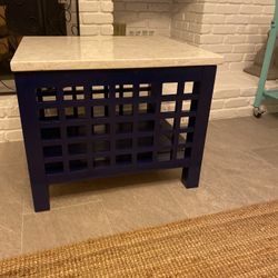 Gorgeous Table With Quartz Top