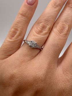 10K white gold natural diamonds beautiful ring 2g size 6 can be easily resized