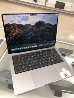 MacBook Pro m2 pro 16gb ram 512gb ssd
