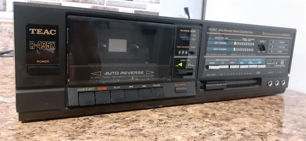 VINTAGE TEAC TAPE DECK WITH AUTO REVERSE