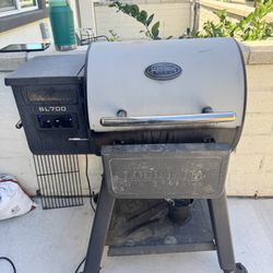 Louisiana Grill SL700