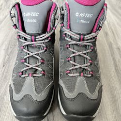 Women’s Size 7 Hiking Boot