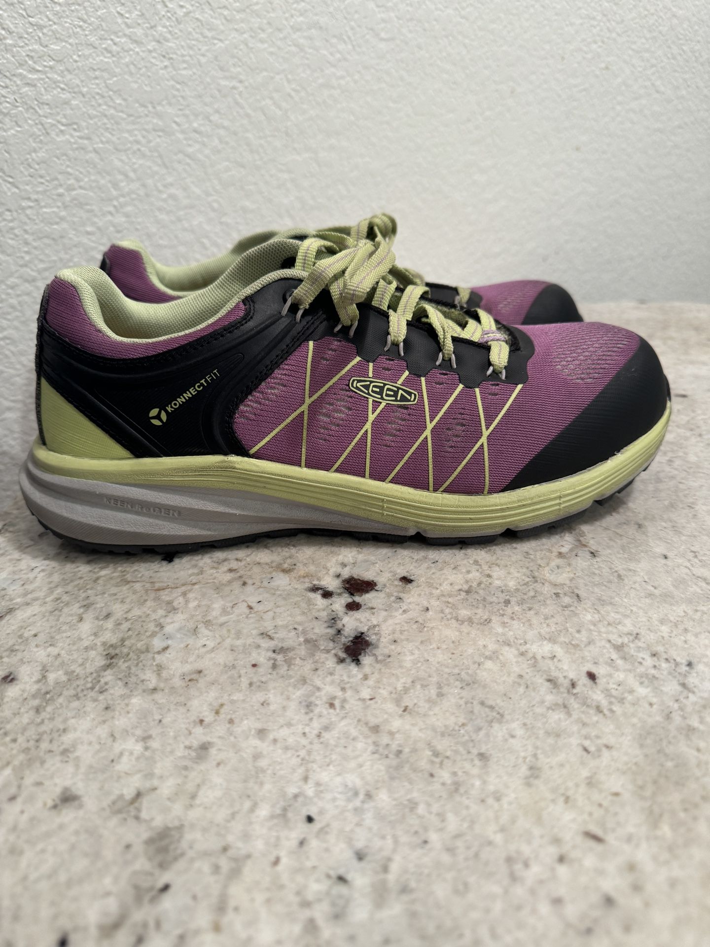 KEEN Utility ASTM F2413-18 Steel Toe Work Shoe Women’s Size 9M