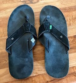 Two pair men’s size 13 Sanuk flip flops - Great condition - $12- 67th ave/Bell