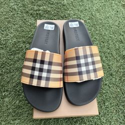 Burrbery Slides Sandalias