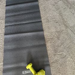 5 POUND DUMBELL SET & YOGA MAT