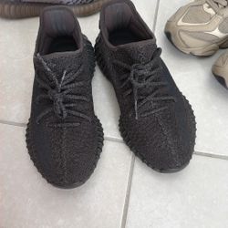 Yezzy Shoes Size 6 Men