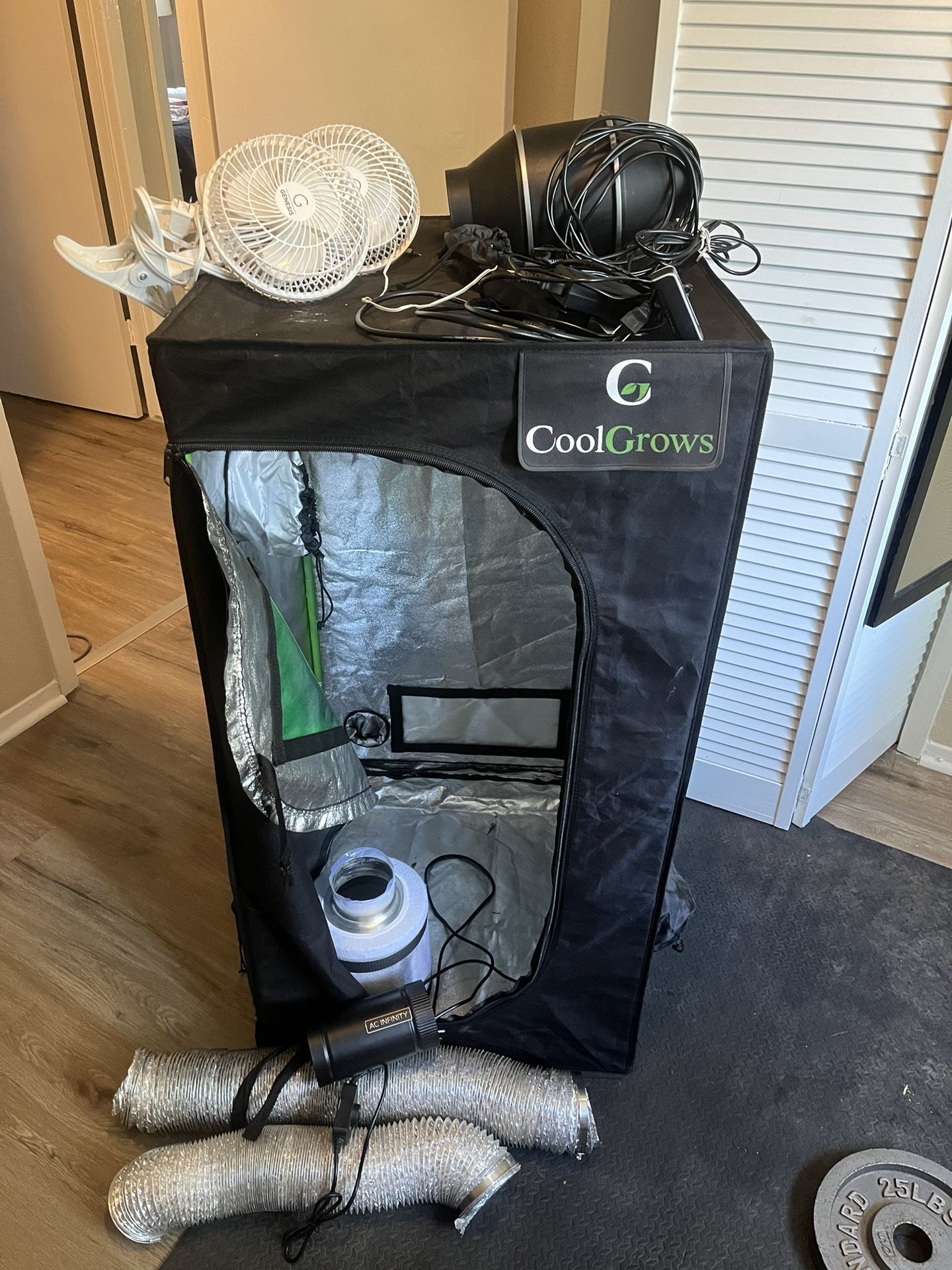 Growing Equipment. Grow Tent With Grow Light. Grow Tent Kit
