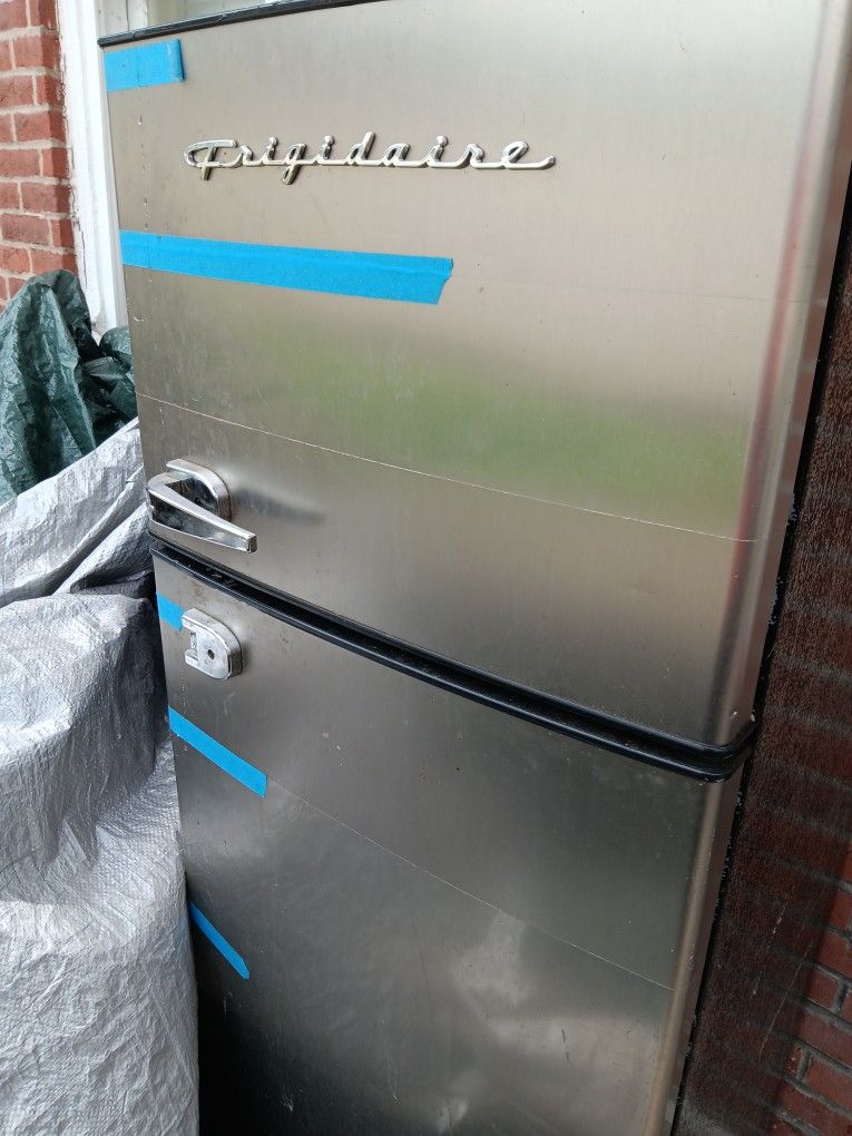 Frigidaire Refrigerator
