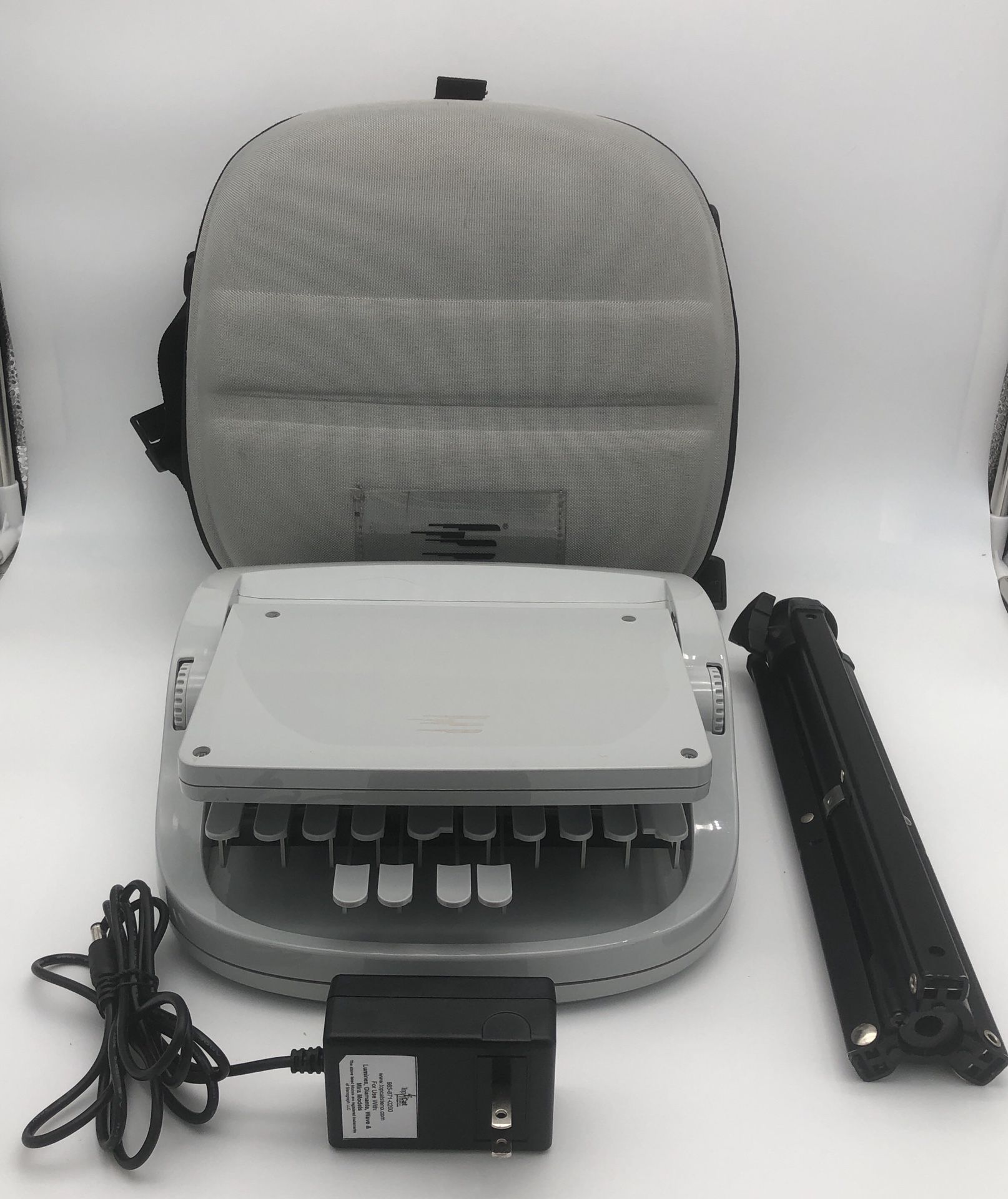 Stenograph Wave Student Writer w/ carrying case, charger and tripod- AS-IS