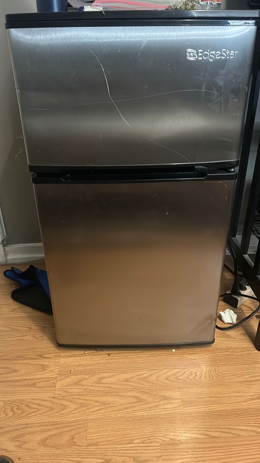 Edgestar Mini Fridge With freezer 