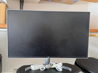 LG 32” QHD Monitor - 32QK500