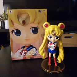 Q Posket Sailor Moon Figurine 2019 Stand Box & Original Packing
