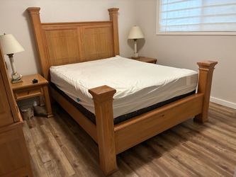 Thomasville solid oak bedroom set