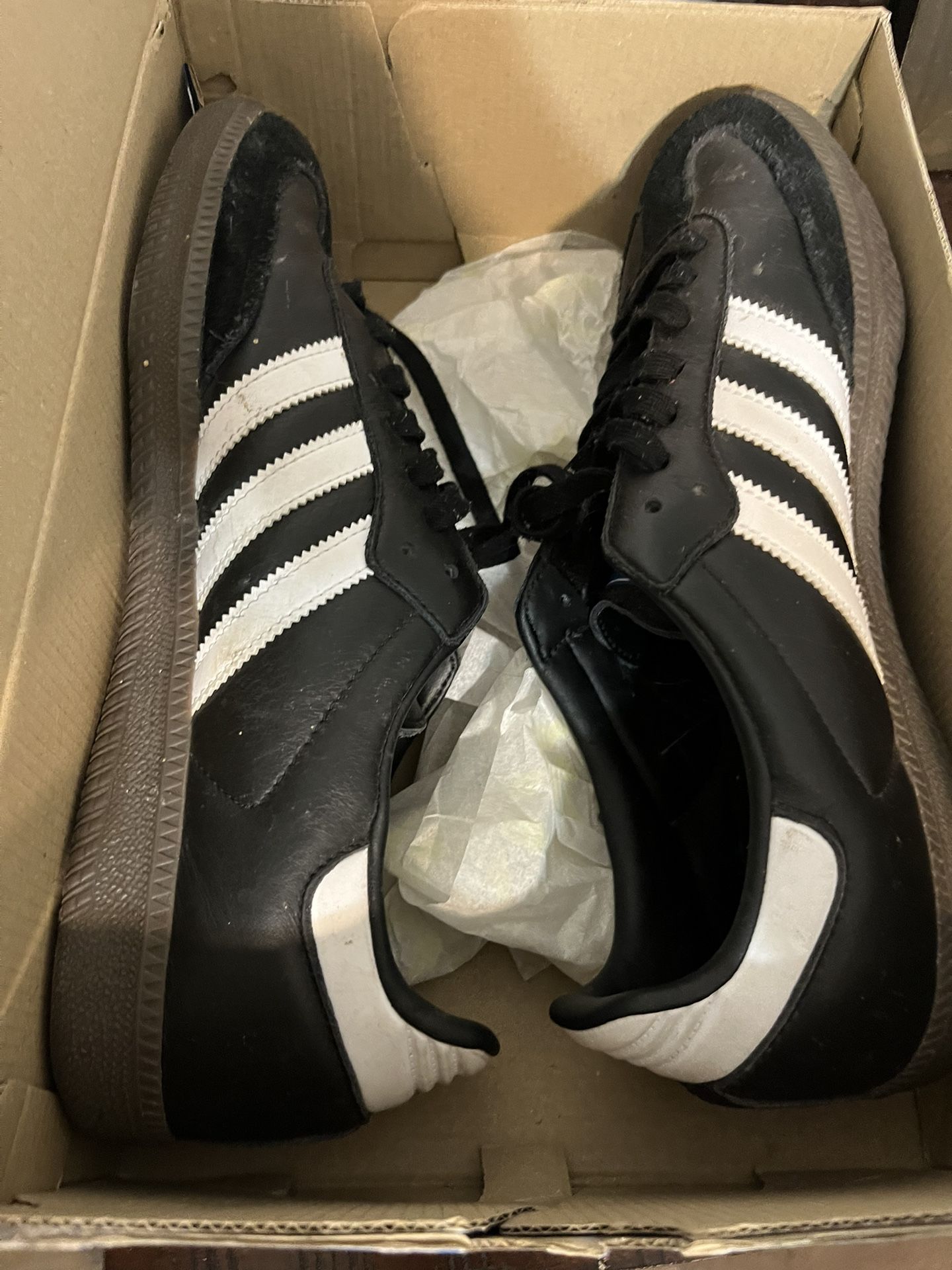 adidas Sambas
