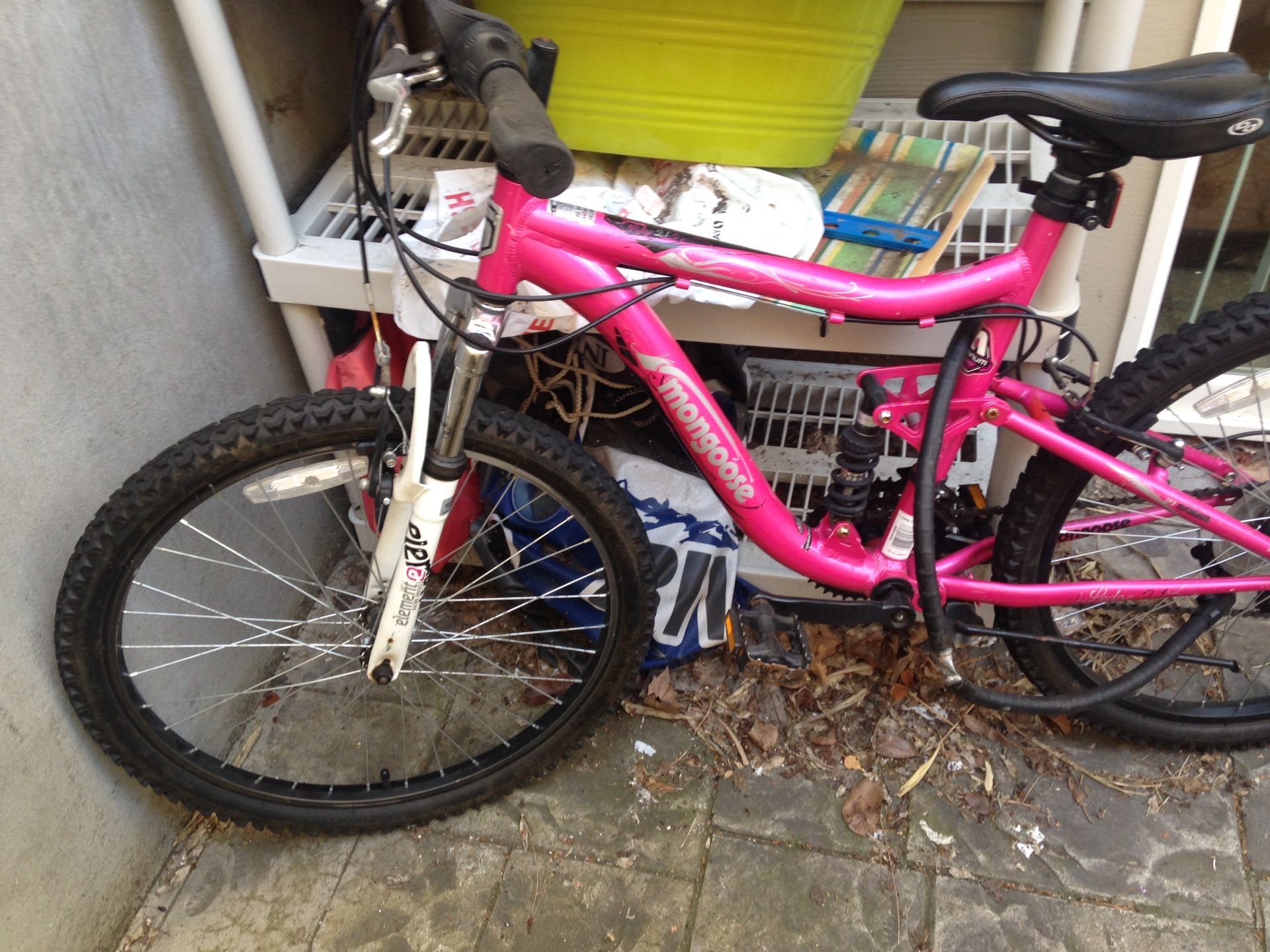 Girls Mountain bike-Pink Mongoose 24"
