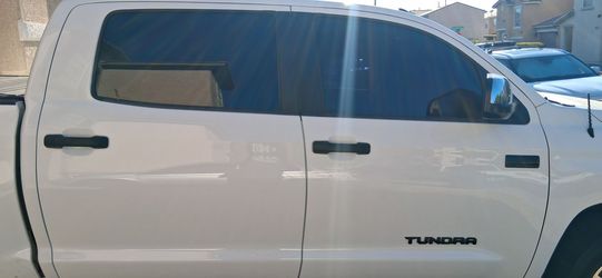 2014-2021 OEM Toyota tundra crewmax exterior door handles USED