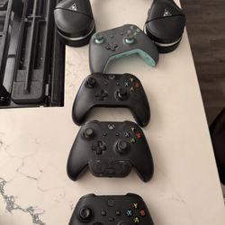 4 Controllers And Turtle Beach Headset