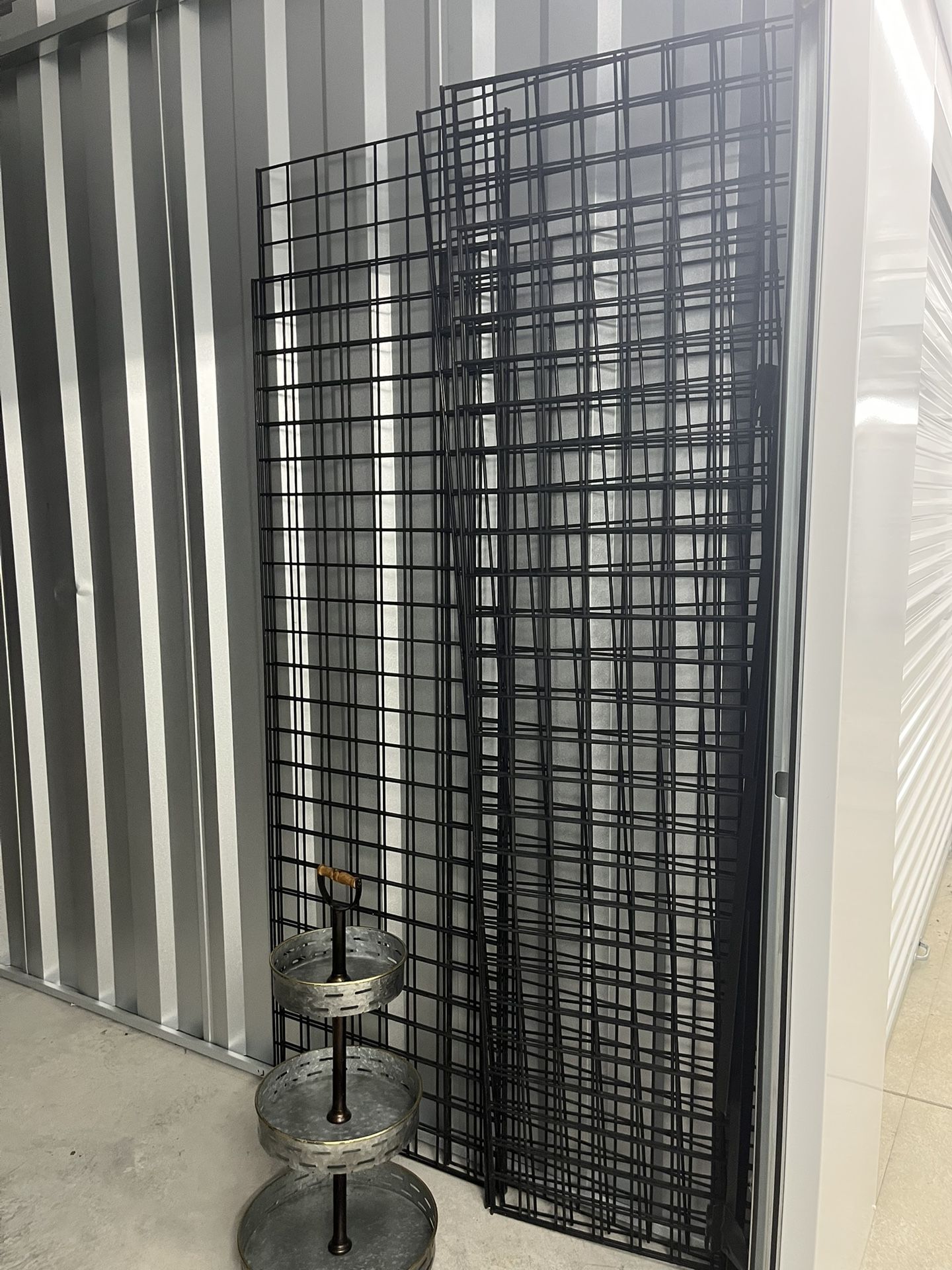 Metal Grid Walls