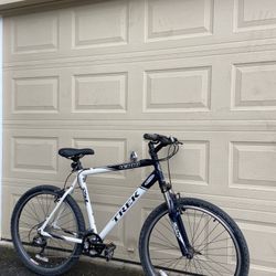 Trek 4300 Mountain Bike – 21” Frame – 26” Wheels – 24-Speed – Alpha Aluminum Bicycle