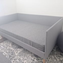 Day bed
