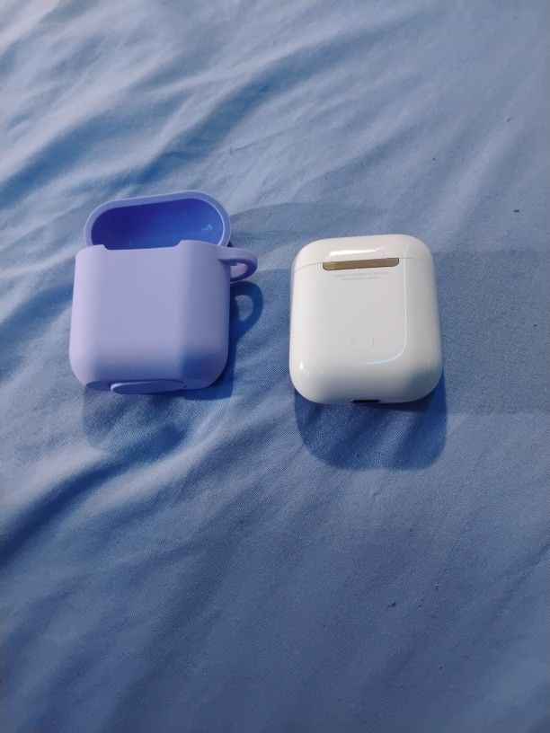 Apple Wireless Ear Buds