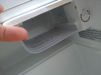 Mini Refrigerator Midea Model- WHS65LB1