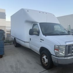 2011 Ford E-350