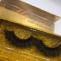 Lash Strips that Looks Like A Volume Set! 🩷🩷