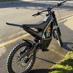 Amazing E dirt Bike! Like NEW!