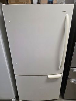 Kenmore refrigerator in great shape