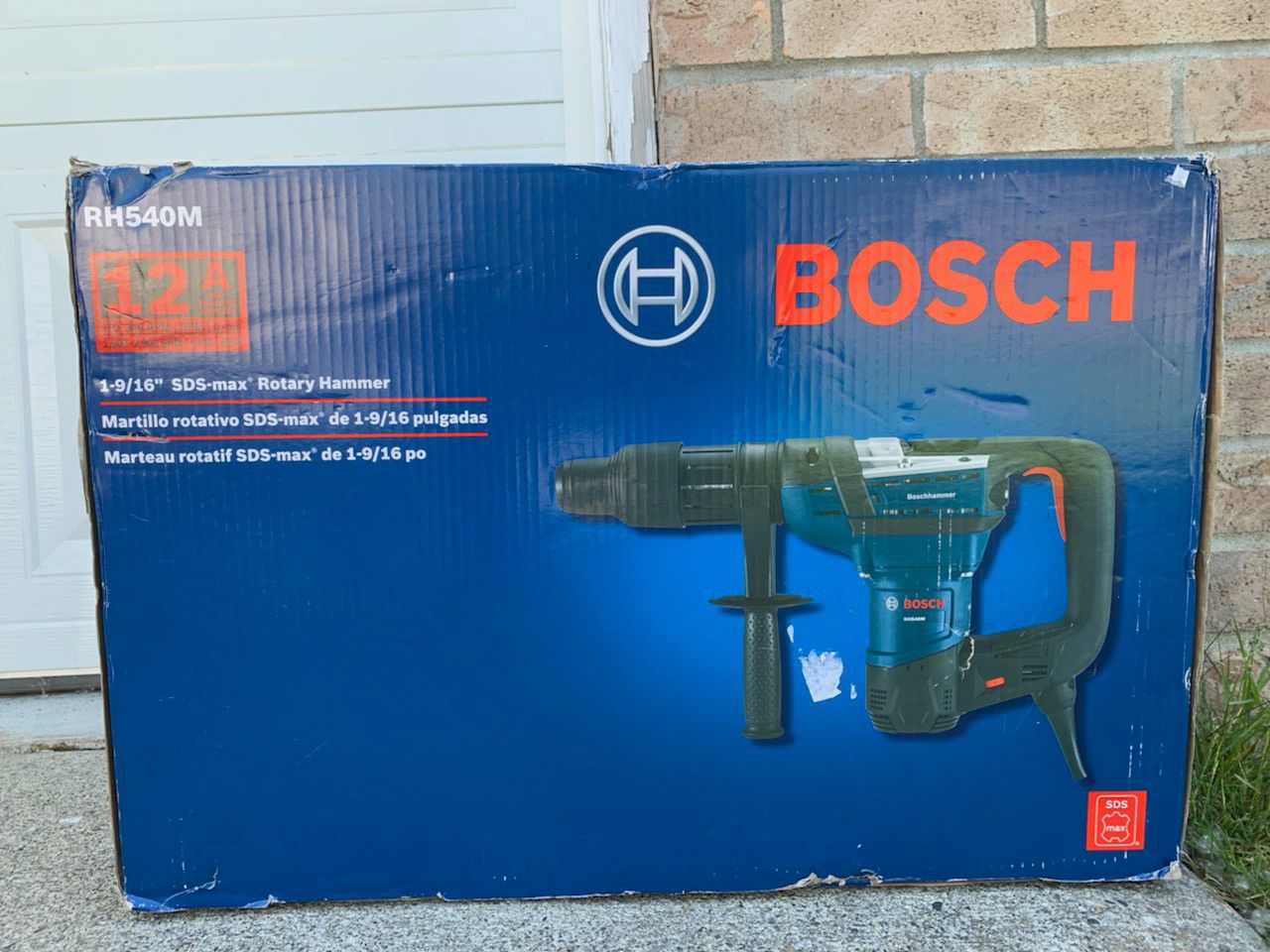 NEW Bosch RH540M 12 Amp 1-9/16 in. Corded Variable Speed SDS-Max Combination Concrete/Masonry Rotary Hammer Drill with Carrying Case