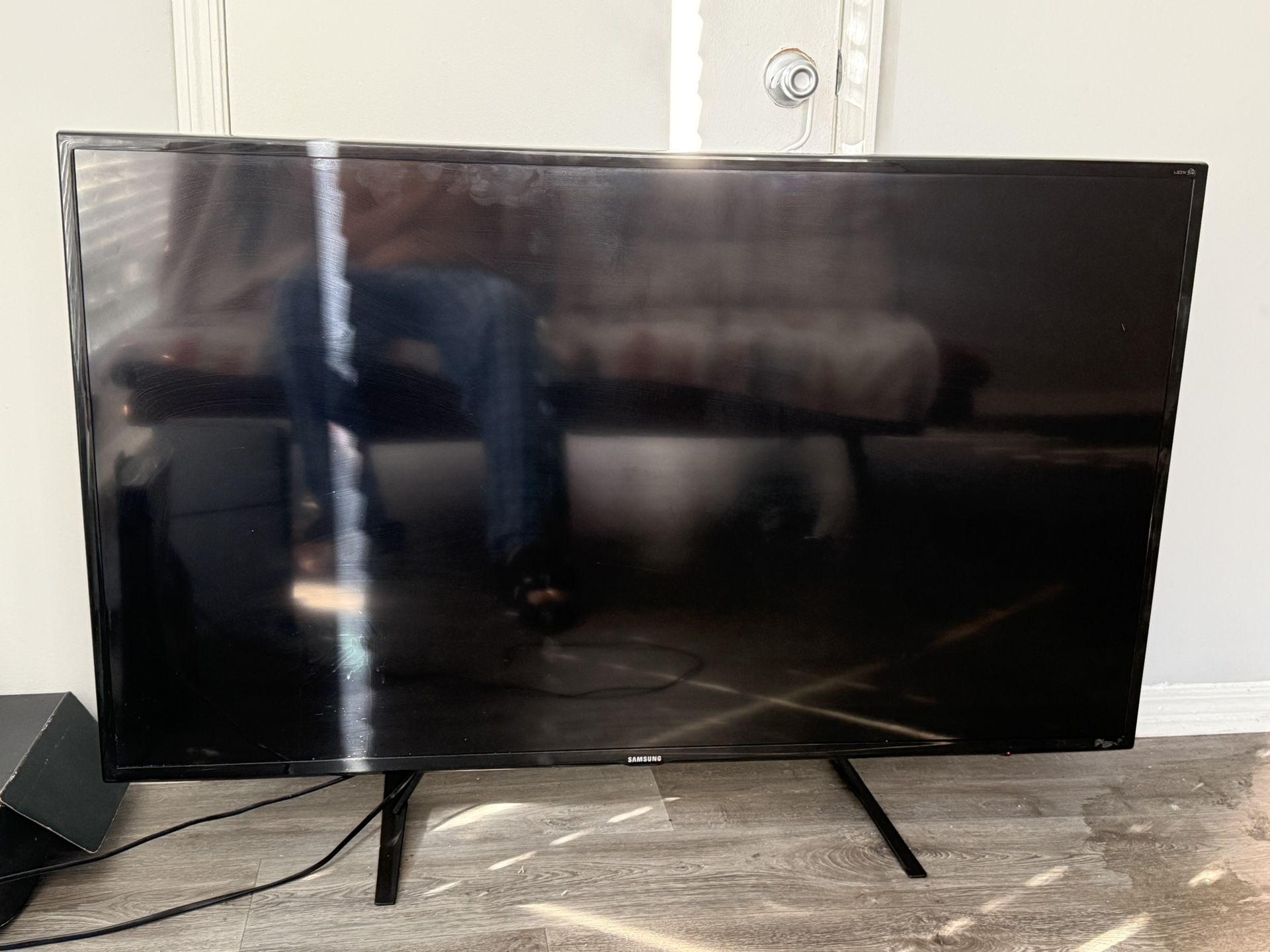 54 Inch Samsung Flatscreen TV