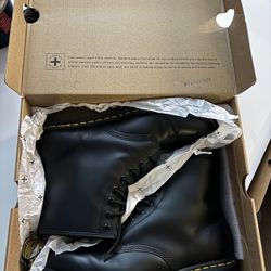 Dr Martens Mens 10
